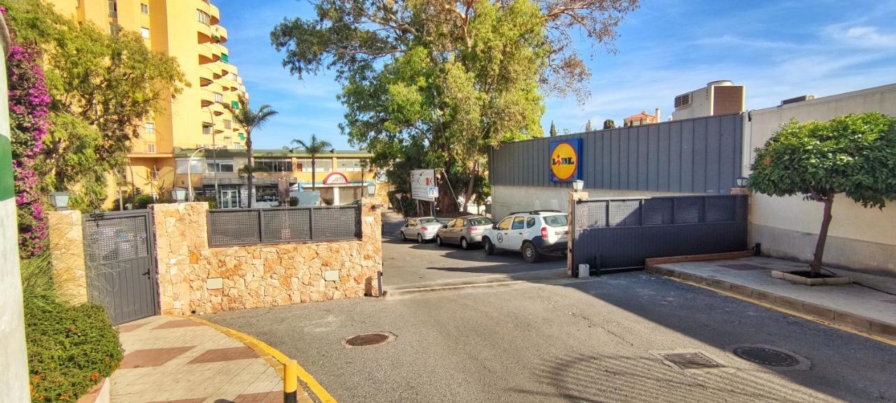Ferienwohnung Apartamento Con Vistas Al Mar En Puerto Marina Torremolinos Exterior foto