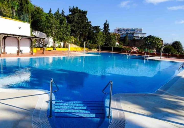 Ferienwohnung Apartamento Con Vistas Al Mar En Puerto Marina Torremolinos Exterior foto